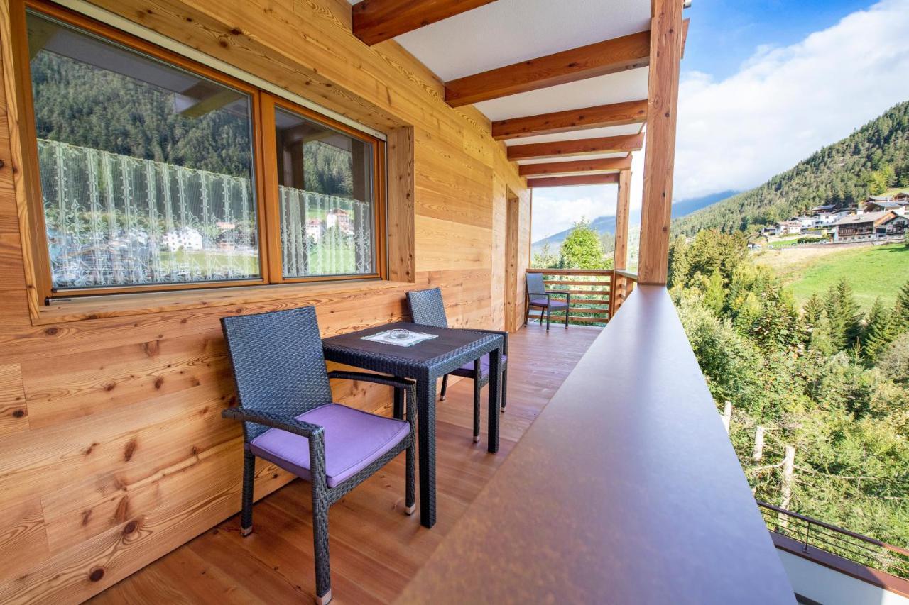 Apartments La Rives Santa Cristina Val Gardena ภายนอก รูปภาพ