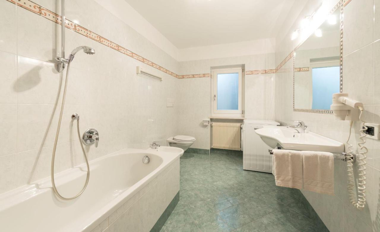Apartments La Rives Santa Cristina Val Gardena ภายนอก รูปภาพ